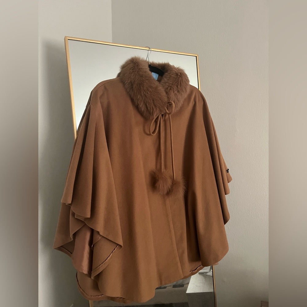 Belle Fair fur collar cashmere poncho